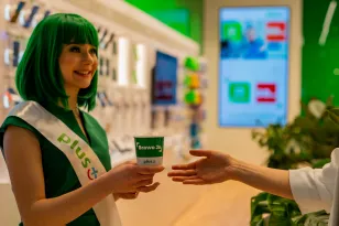 nowy-salon-plusa-w-zlotych-tarasach
